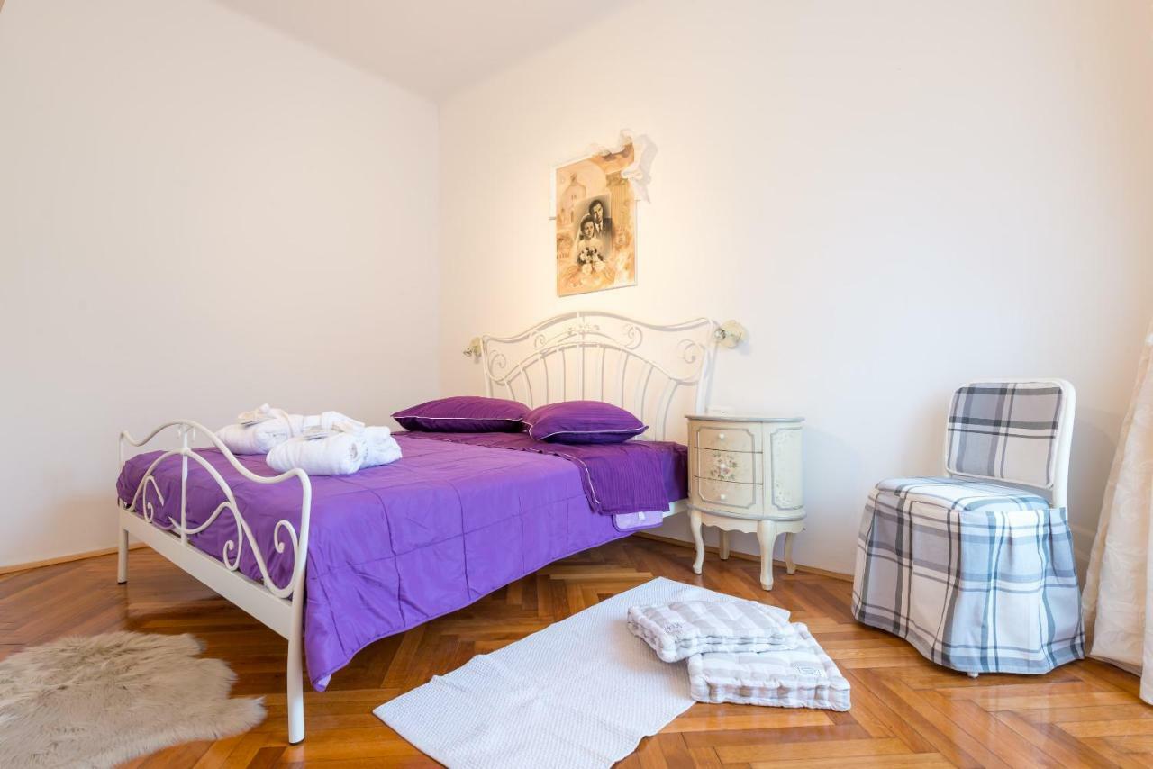 Elegant & Enchanting - At Old Town Entrance - Apartment *